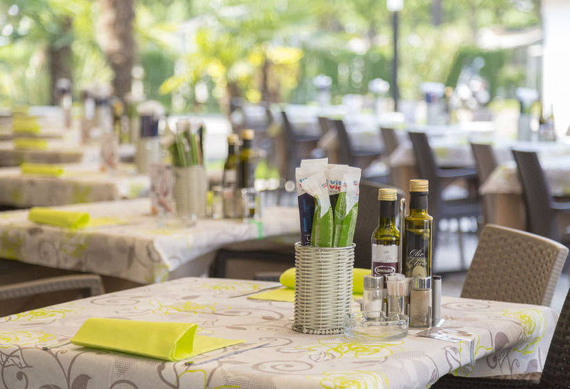 فندق Del Garda Village And Camping