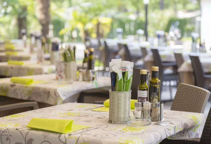 ホテル Del Garda Village And Camping