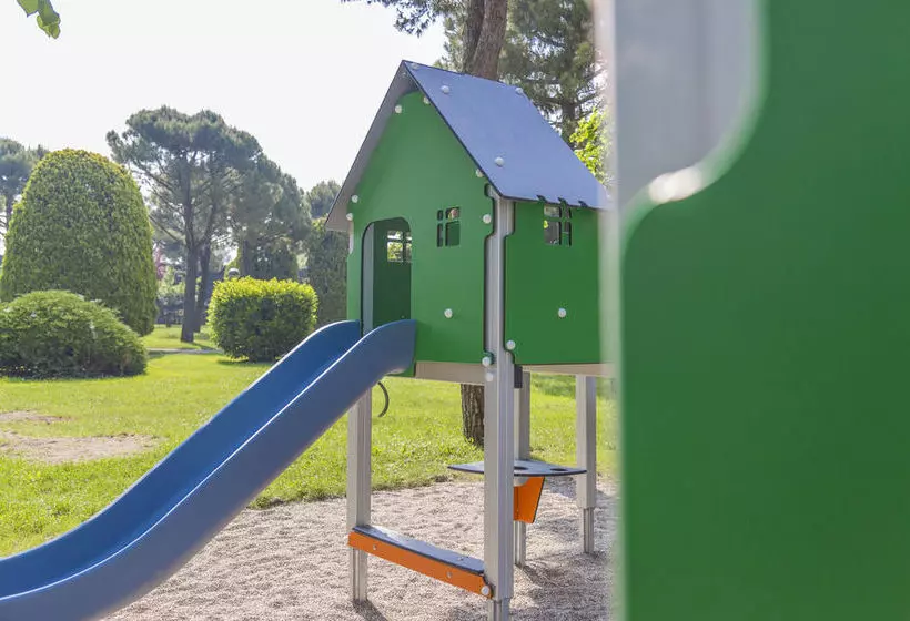 ホテル Del Garda Village And Camping