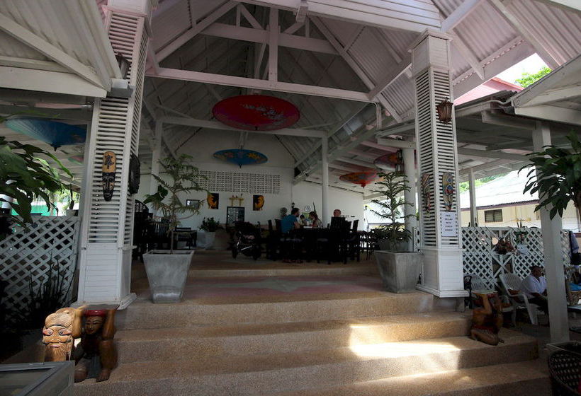 ホテル Diamond Sand Palace