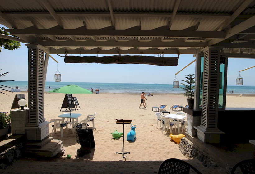 בית מלון כפרי Diamond Sand Palace