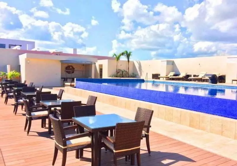 酒店 Four Points By Sheraton Cancun Centro