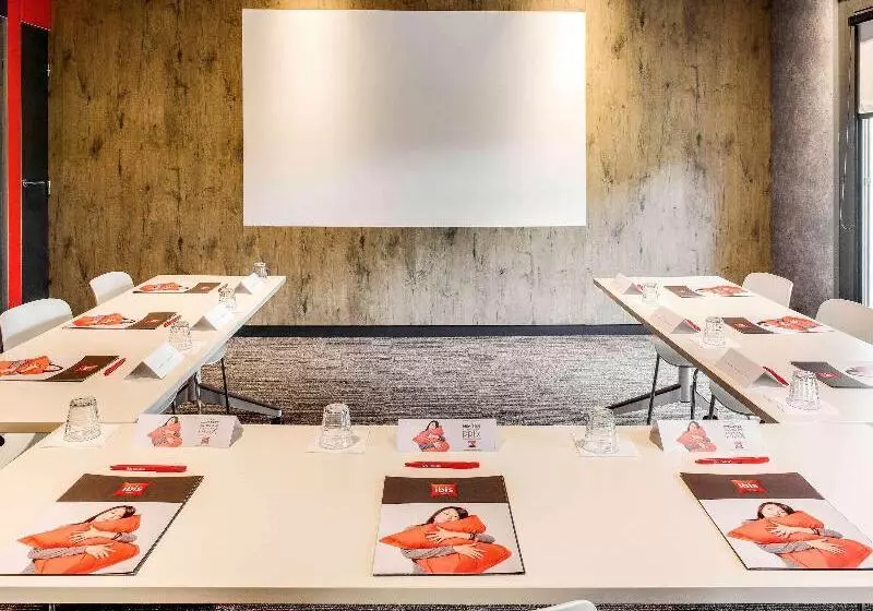 酒店 Ibis Montceau Les Mines