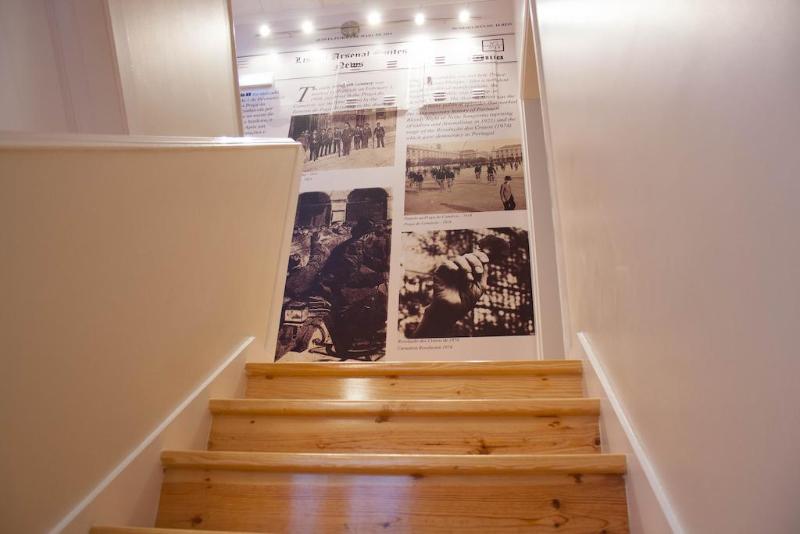 هتل Lisbon Arsenal Suites