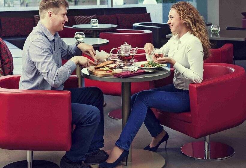 ホテル Mercure Tyumen Center