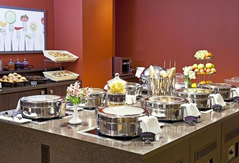 ホテル Mercure Tyumen Center