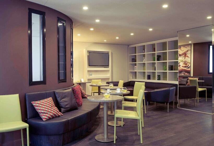 ホテル Mercure Tyumen Center