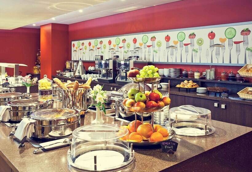 ホテル Mercure Tyumen Center