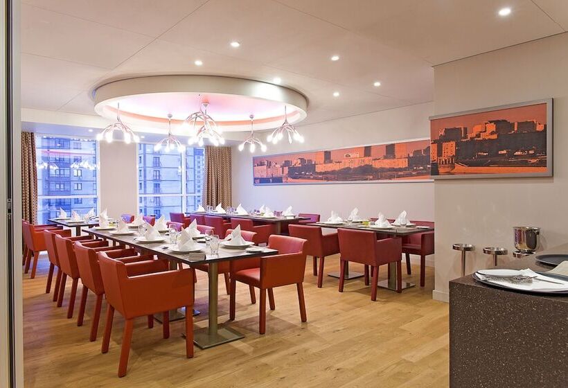 ホテル Mercure Tyumen Center