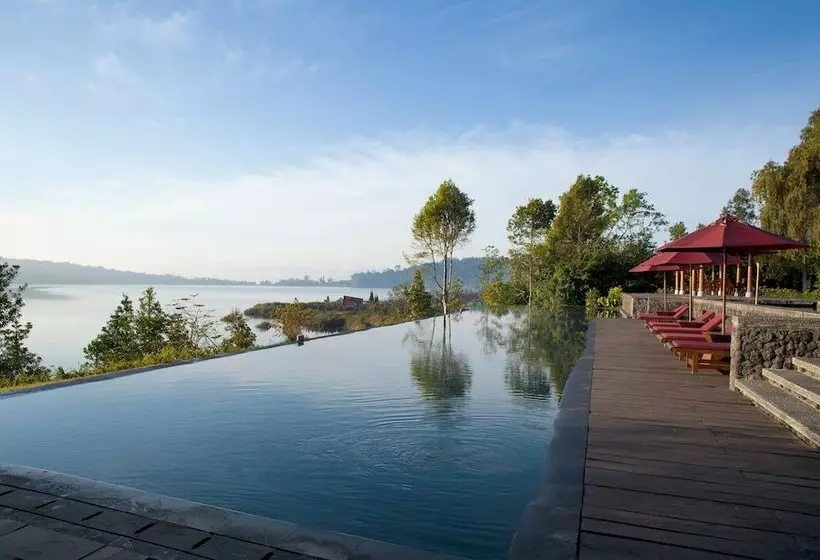 ホテル Puri Candikuning