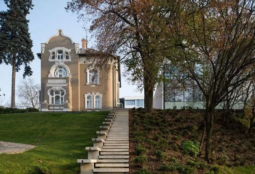 هتل Villa Csonka By Privo