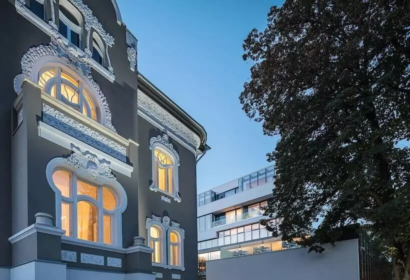 هتل Villa Csonka By Privo