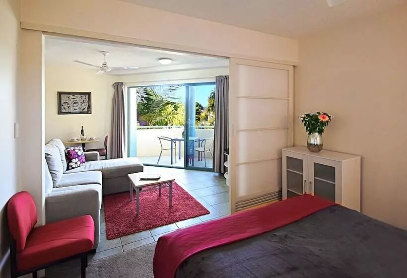 Noosa River Sandy Shores