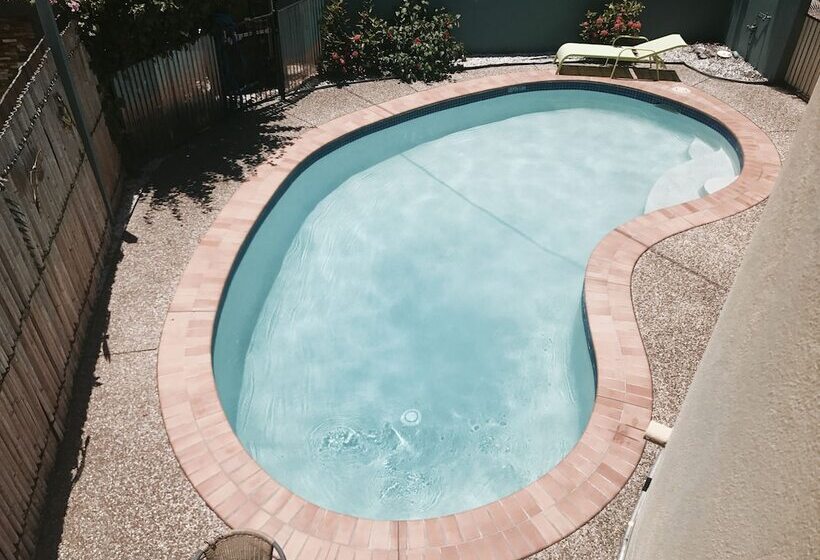 Noosa River Sandy Shores