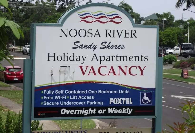 Noosa River Sandy Shores