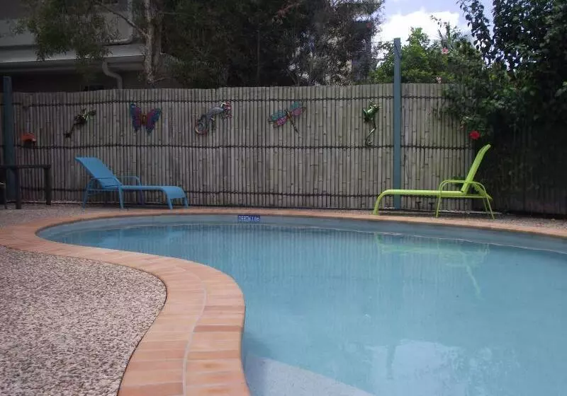 Noosa River Sandy Shores