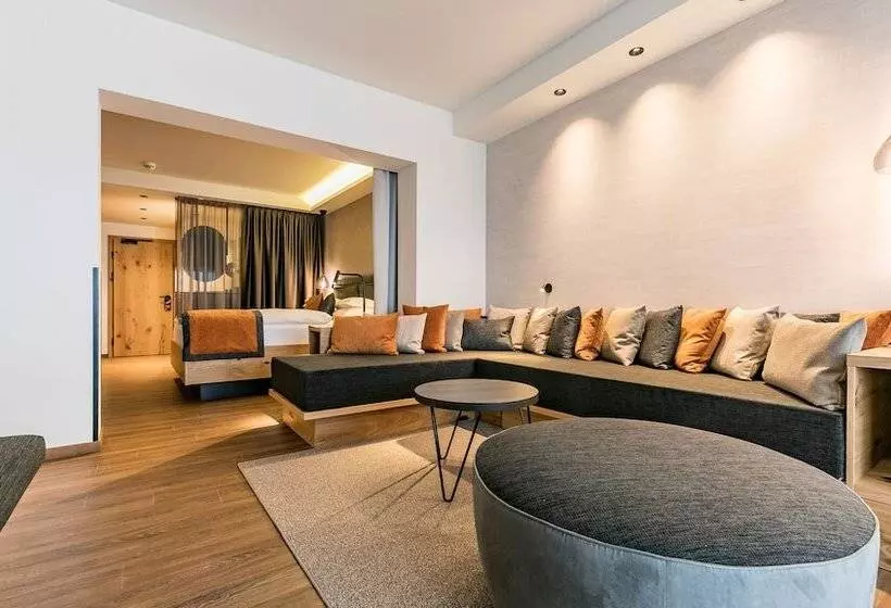 Traumhotel Alpina Superior Direkt Beim Skilift Isskogelbahn