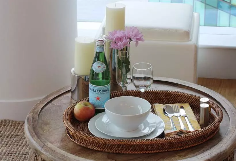 Dharma Home Suites Jc At Paulus Hook