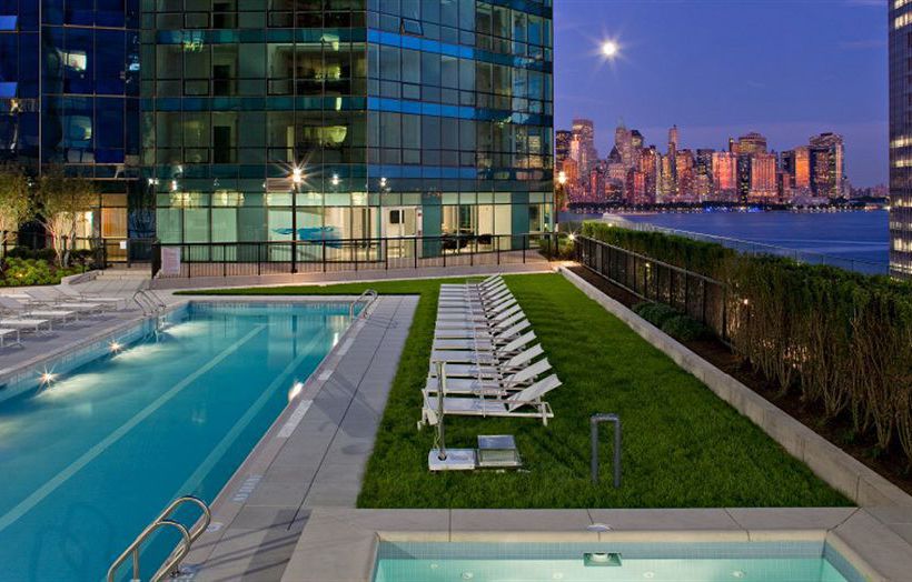 Dharma Home Suites Jc At Paulus Hook