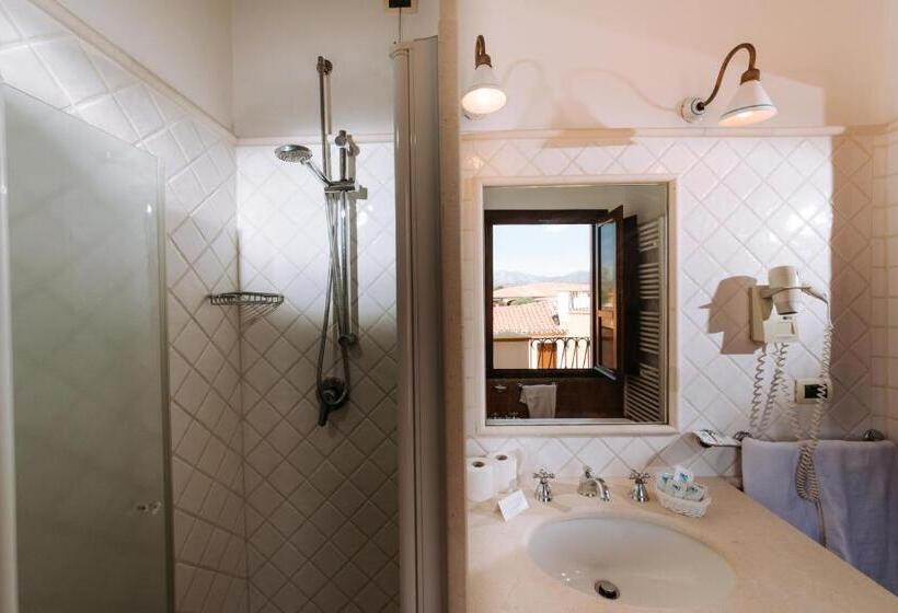 בית מלון כפרי Valtur Baia Dei Pini