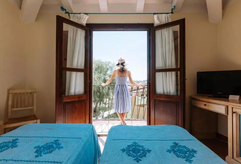 Szálloda Valtur Baia Dei Pini