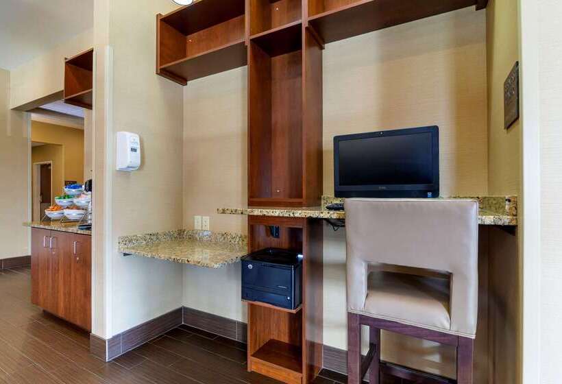 فندق Comfort Inn & Suites Mandan   Bismarck