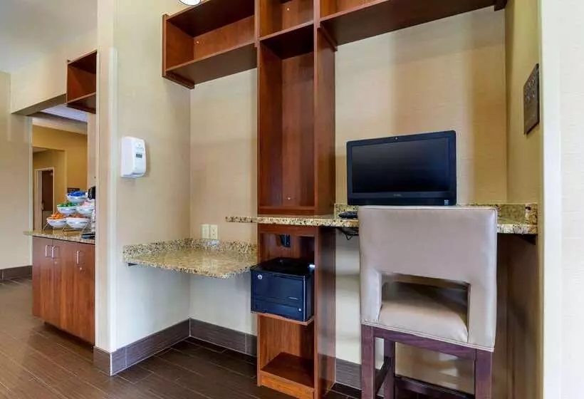 בית מלון כפרי Comfort Inn & Suites Mandan Bismarck