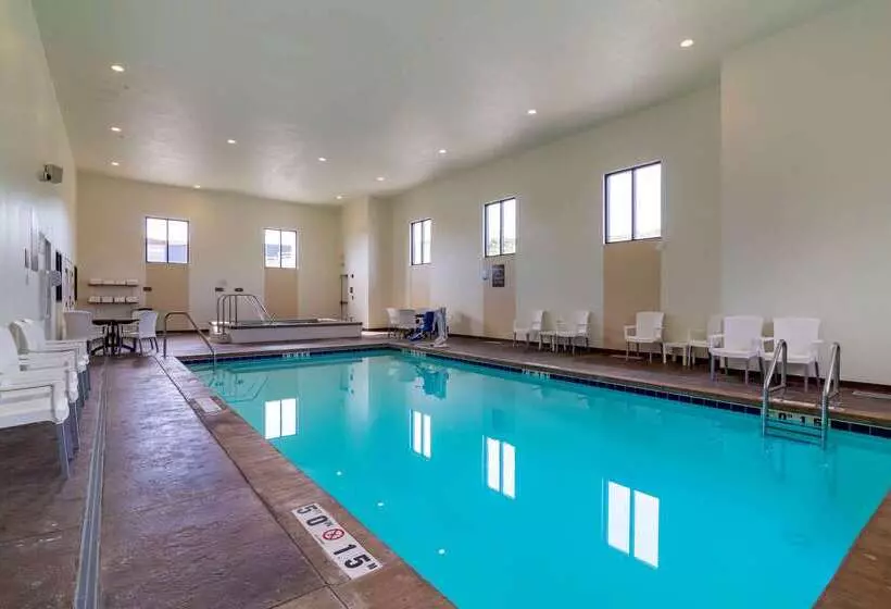 בית מלון כפרי Comfort Inn & Suites Mandan Bismarck