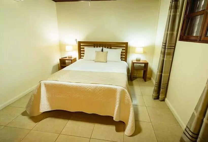 هتل Flor De Sarta