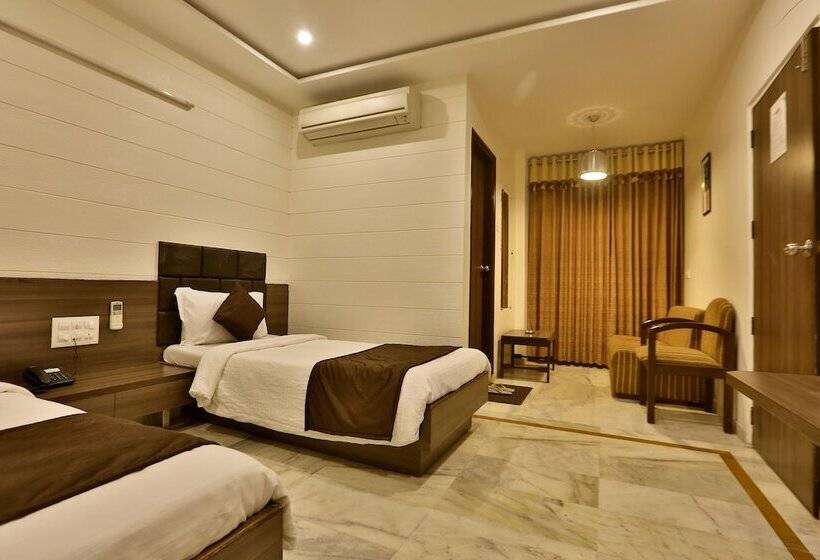 Отель Kamran Palace