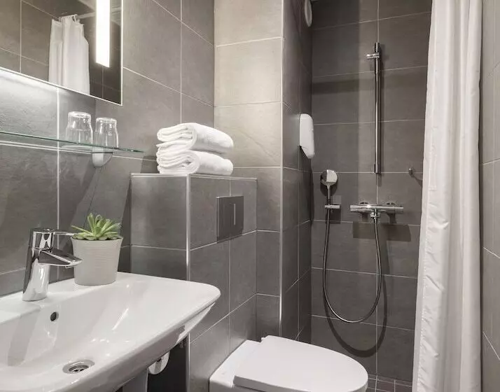 בית מלון כפרי Majvik Congress