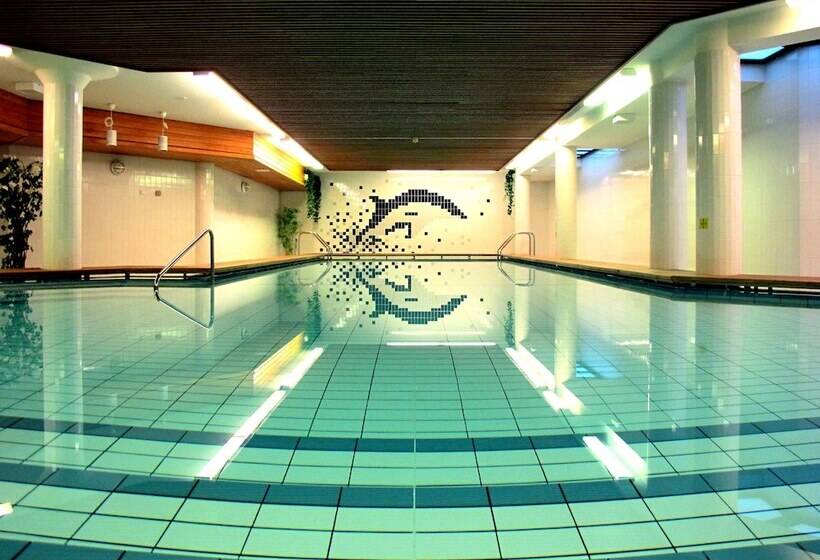 בית מלון כפרי Majvik Congress