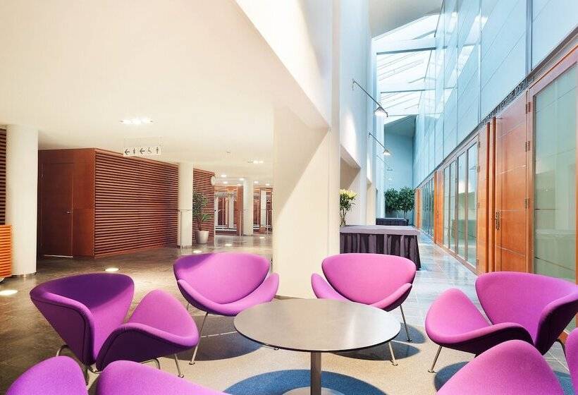 בית מלון כפרי Majvik Congress