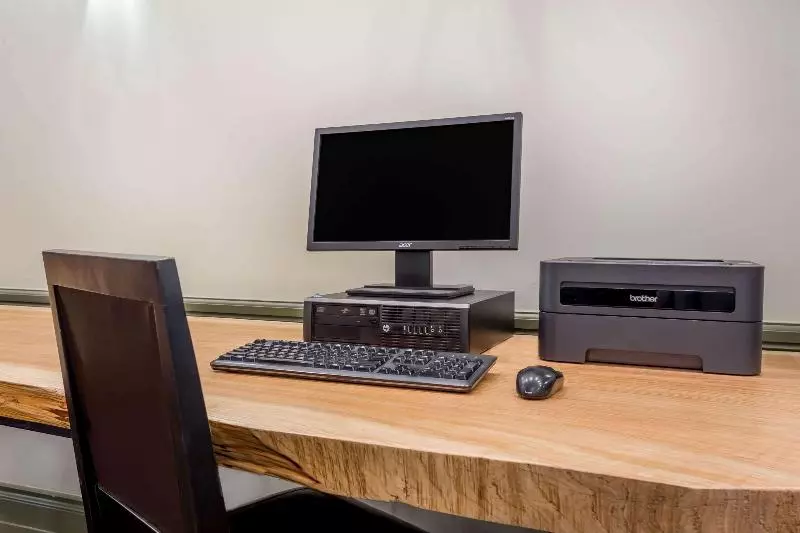 호텔 Ramada By Wyndham Hinton