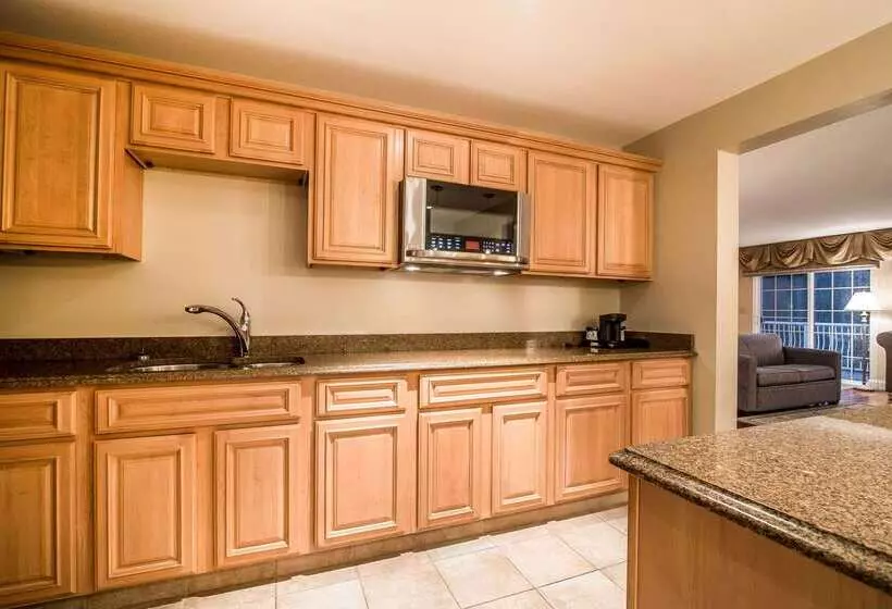 Riverside Hotel, Ascend Hotel Collection