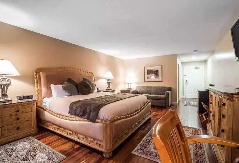 Riverside Hotel, Ascend Hotel Collection