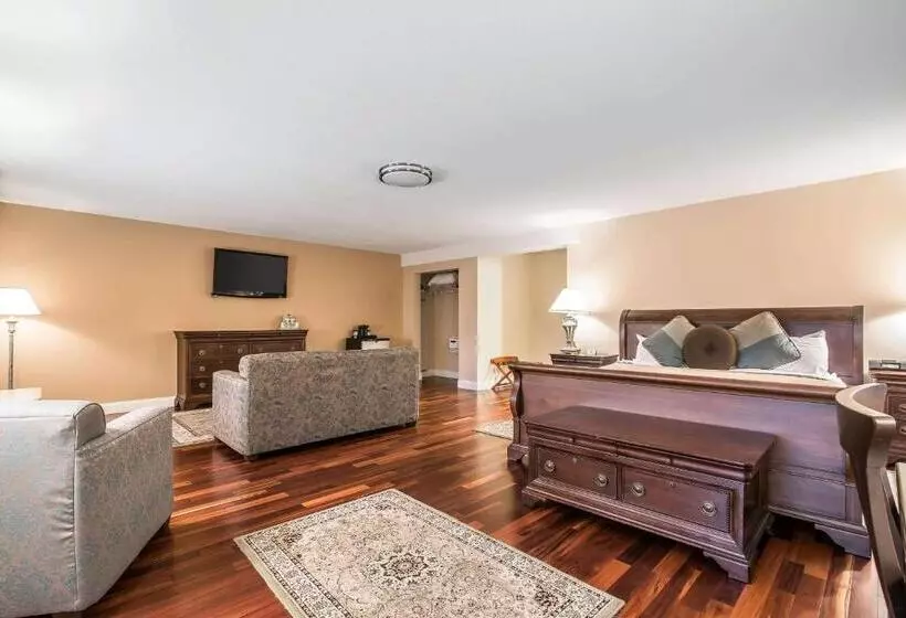 Riverside Hotel, Ascend Hotel Collection