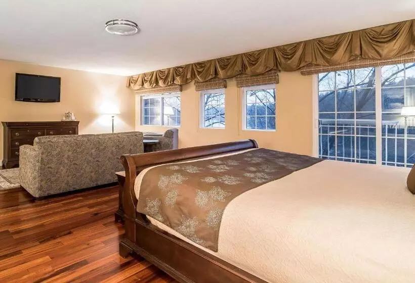 Riverside Hotel, Ascend Hotel Collection