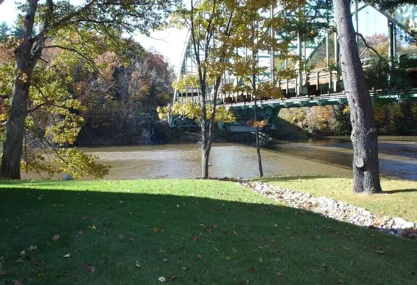 Riverside Hotel, Ascend Hotel Collection