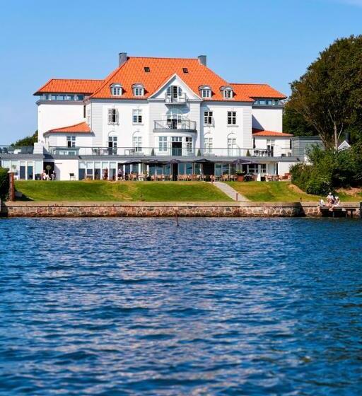 Sixtus Sinatur Hotel & Konference