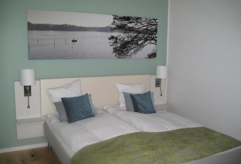 Sixtus Sinatur Hotel & Konference