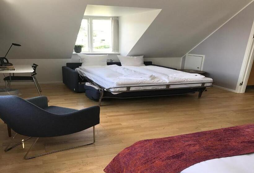 Sixtus Sinatur Hotel & Konference