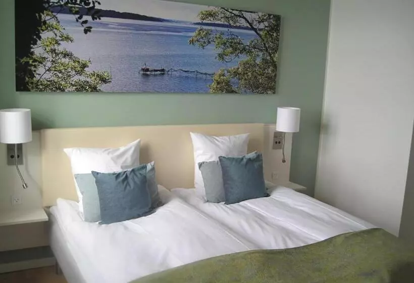 Sixtus Sinatur Hotel & Konference