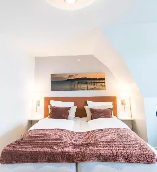 Sixtus Sinatur Hotel & Konference