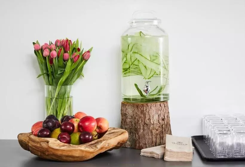 Sixtus Sinatur Hotel & Konference