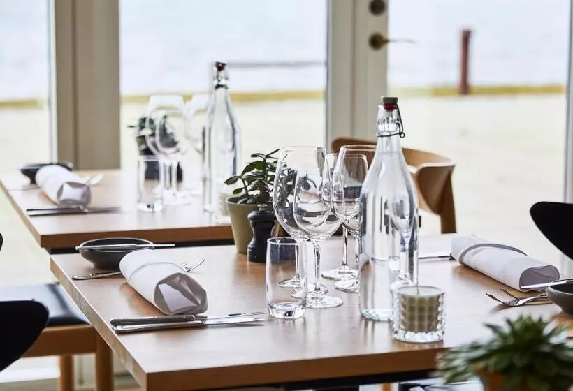 Sixtus Sinatur Hotel & Konference