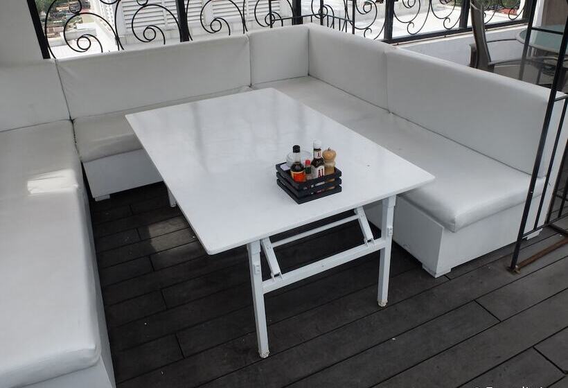 The Penthouse Hotel And Residences