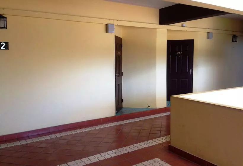 Отель Yanadin Serviced Apartment