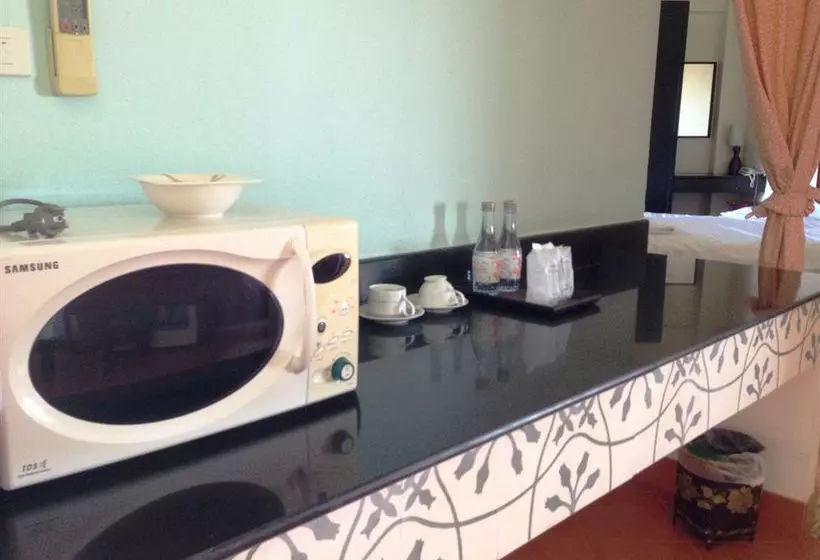 Отель Yanadin Serviced Apartment