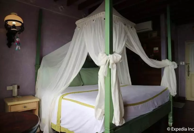 Joaquin's Bed And Breakfast